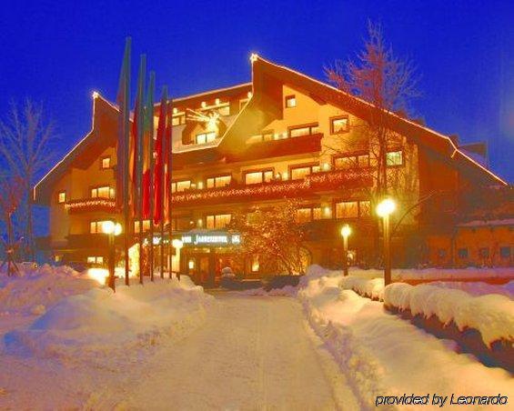 Vier Jahreszeiten Hotel 4*
